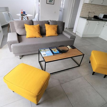 Serenity Heights Apartment: A Panoramic Haven Near Old Town - Free Minibar Βουκουρέστι Εξωτερικό φωτογραφία