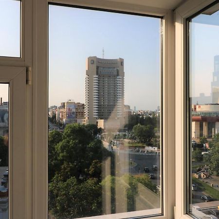 Serenity Heights Apartment: A Panoramic Haven Near Old Town - Free Minibar Βουκουρέστι Εξωτερικό φωτογραφία