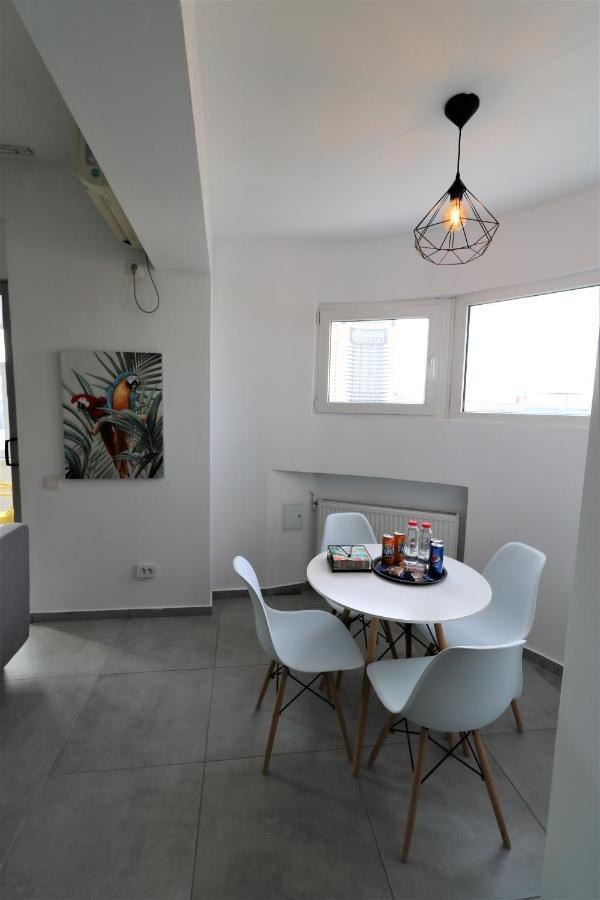 Serenity Heights Apartment: A Panoramic Haven Near Old Town - Free Minibar Βουκουρέστι Εξωτερικό φωτογραφία