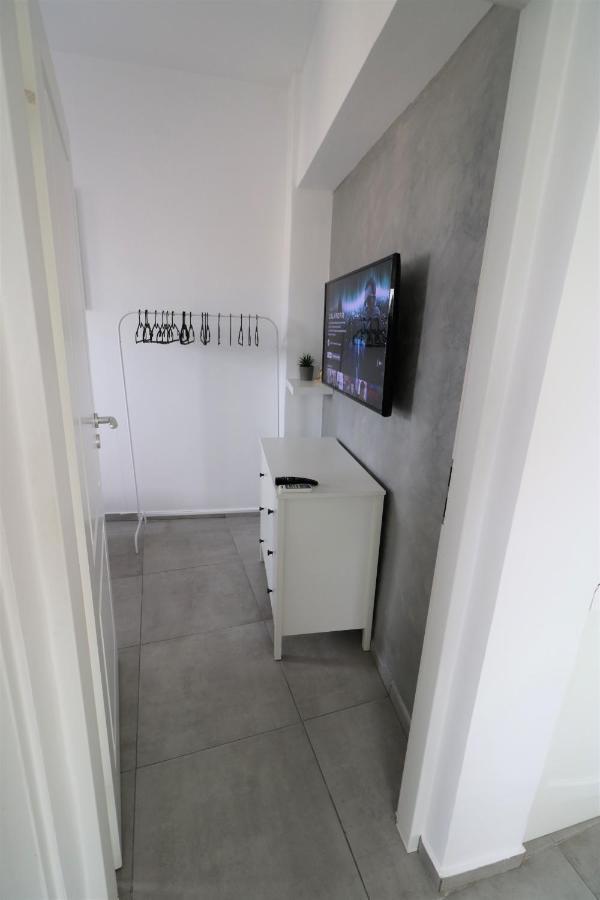 Serenity Heights Apartment: A Panoramic Haven Near Old Town - Free Minibar Βουκουρέστι Εξωτερικό φωτογραφία