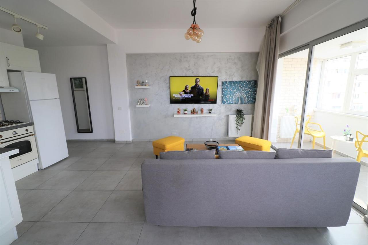 Serenity Heights Apartment: A Panoramic Haven Near Old Town - Free Minibar Βουκουρέστι Εξωτερικό φωτογραφία