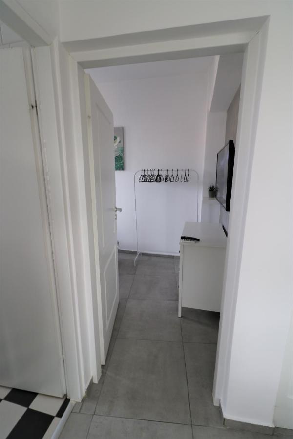 Serenity Heights Apartment: A Panoramic Haven Near Old Town - Free Minibar Βουκουρέστι Εξωτερικό φωτογραφία