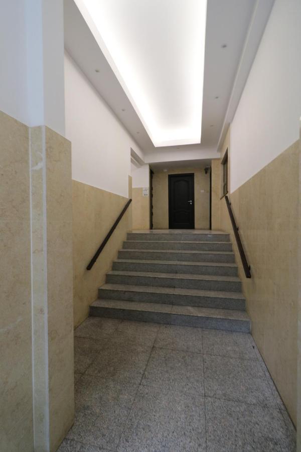 Serenity Heights Apartment: A Panoramic Haven Near Old Town - Free Minibar Βουκουρέστι Εξωτερικό φωτογραφία