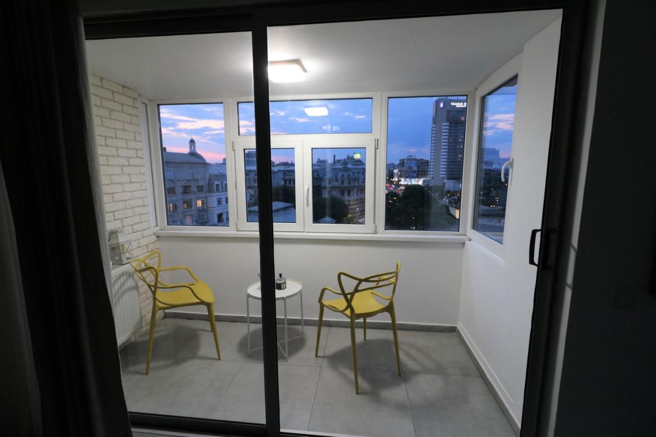 Serenity Heights Apartment: A Panoramic Haven Near Old Town - Free Minibar Βουκουρέστι Εξωτερικό φωτογραφία